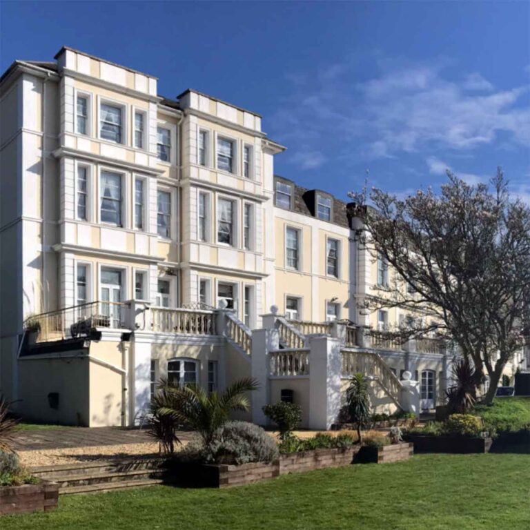 Exterior of TLH Toorak Hotel in Torquay